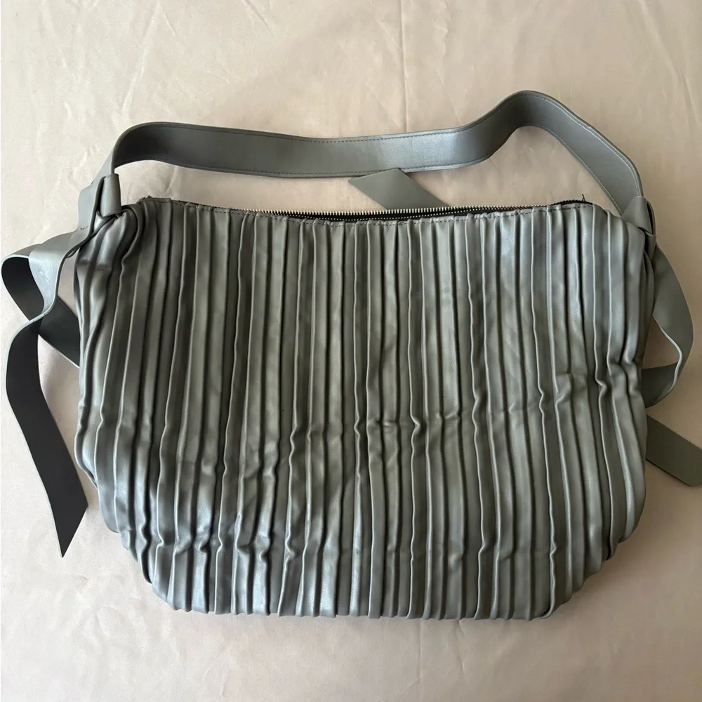Paparazzi “Life of the Party” Gray Pleaded Shoulder/Tote Bag